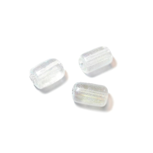 Transparent, oblong glass bead