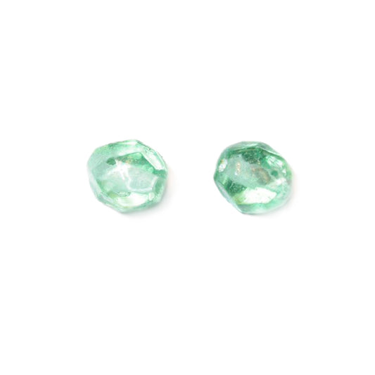 Green faceted glass bead