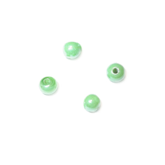 Lightgreen round glass bead