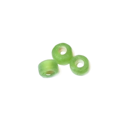 Green, frosted glass bead