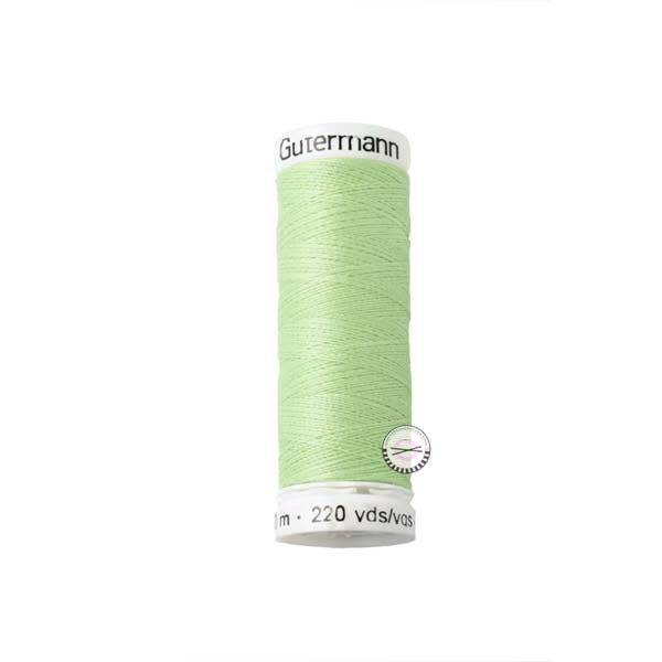 Gütermann - 152 Light green Sew all thread 200 m