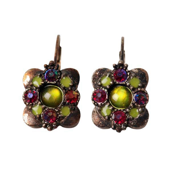 Square-shaped Earrings with green and red beads